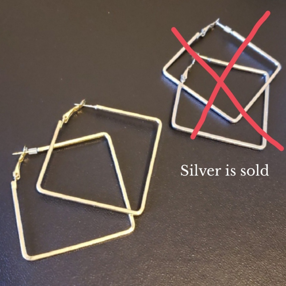 SILVER square hoops sold to @bayhousee